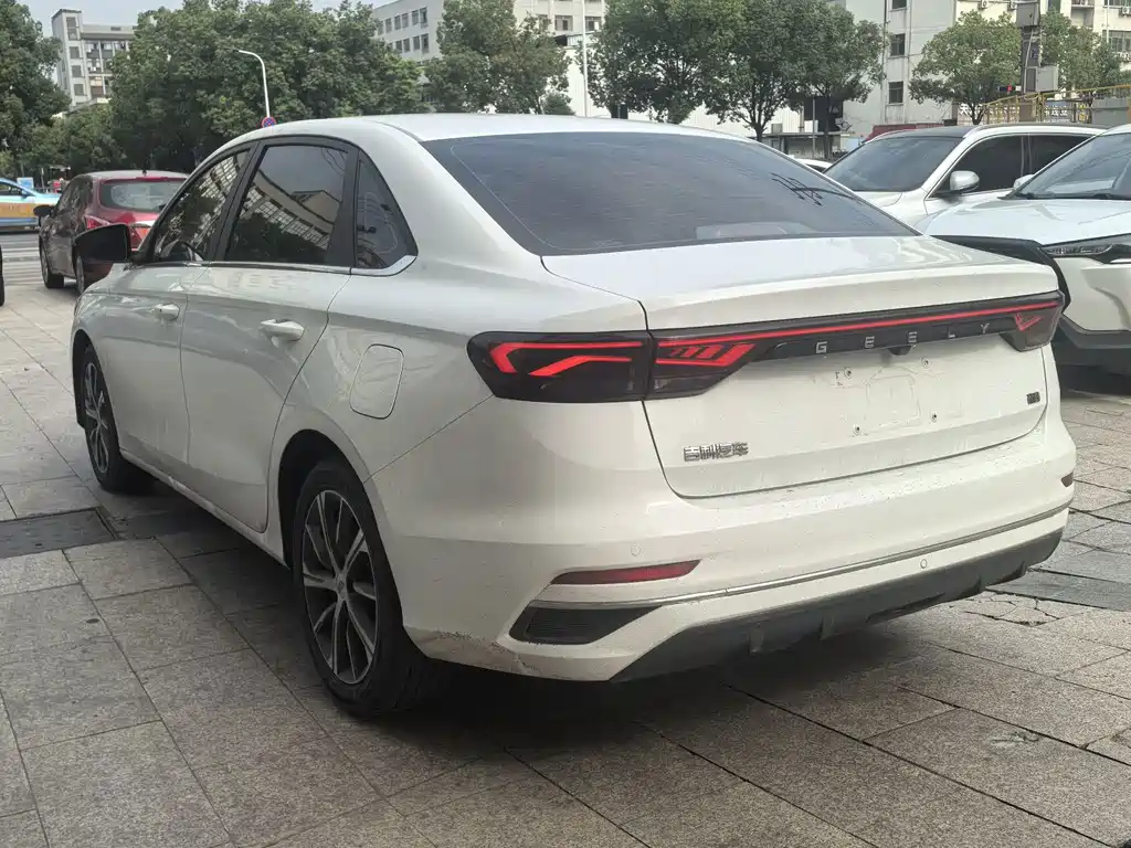 Geely Emgrand — миниатюра 9