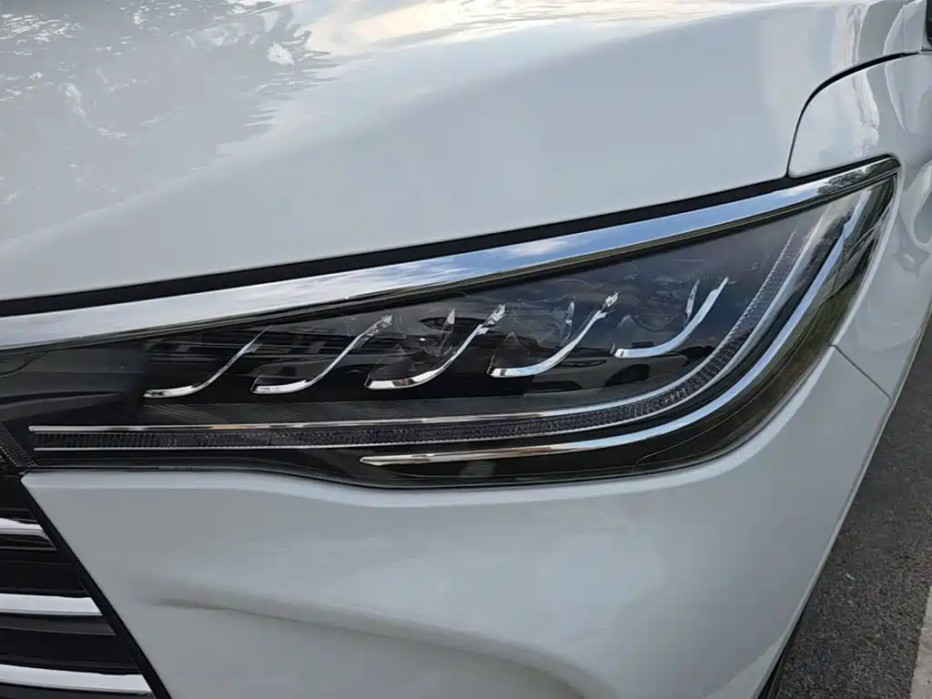 BYD MAX — миниатюра 24