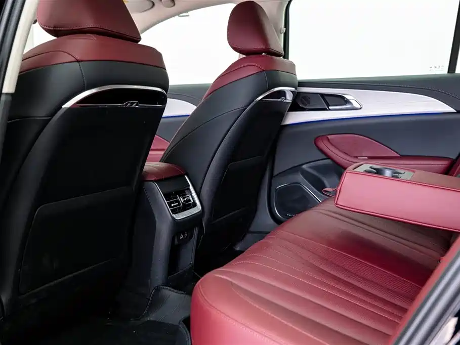 Hongqi H5 PHEV 2025 130