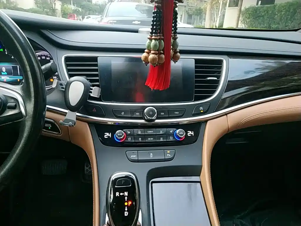 Buick LaCrosse — миниатюра 13