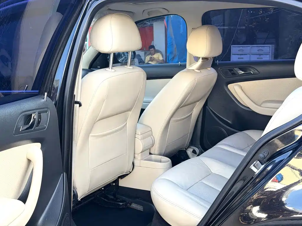 Volkswagen Lavida — миниатюра 6
