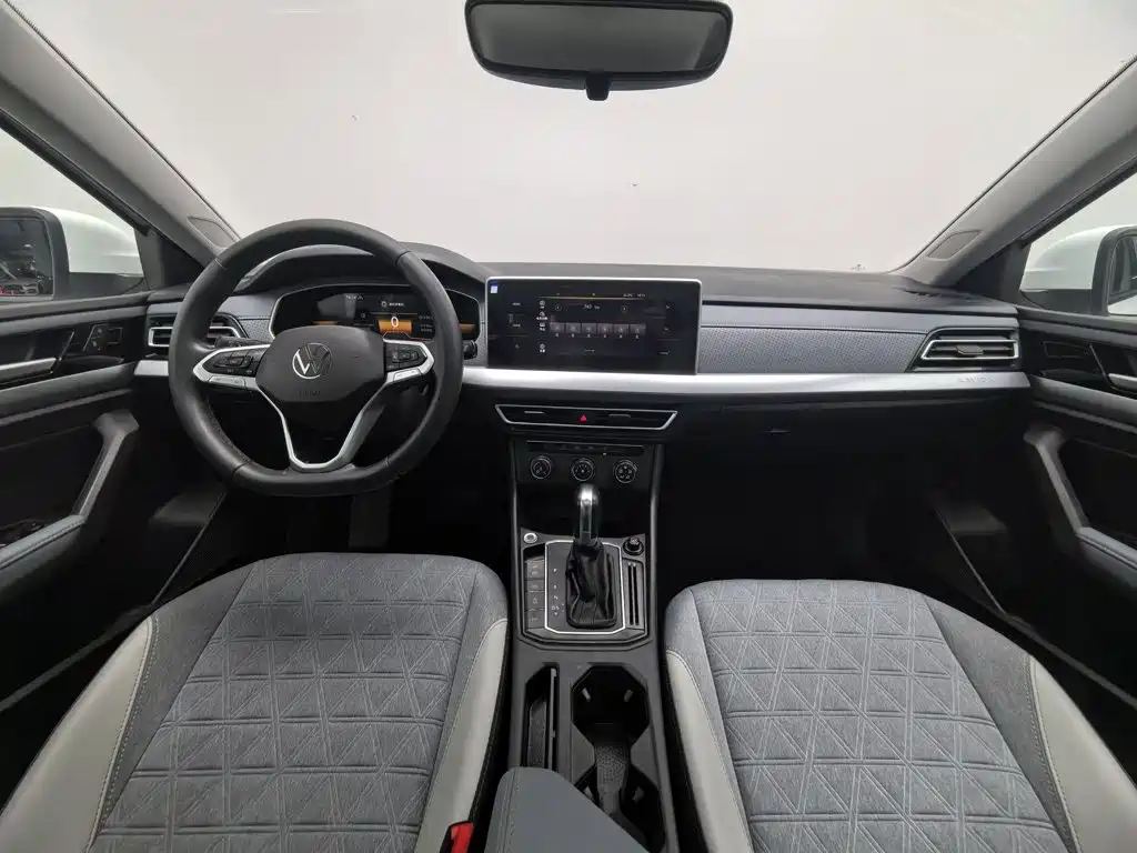 Volkswagen Lavida — миниатюра 5