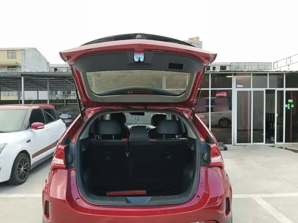Luxgen U5 SUV — миниатюра 19