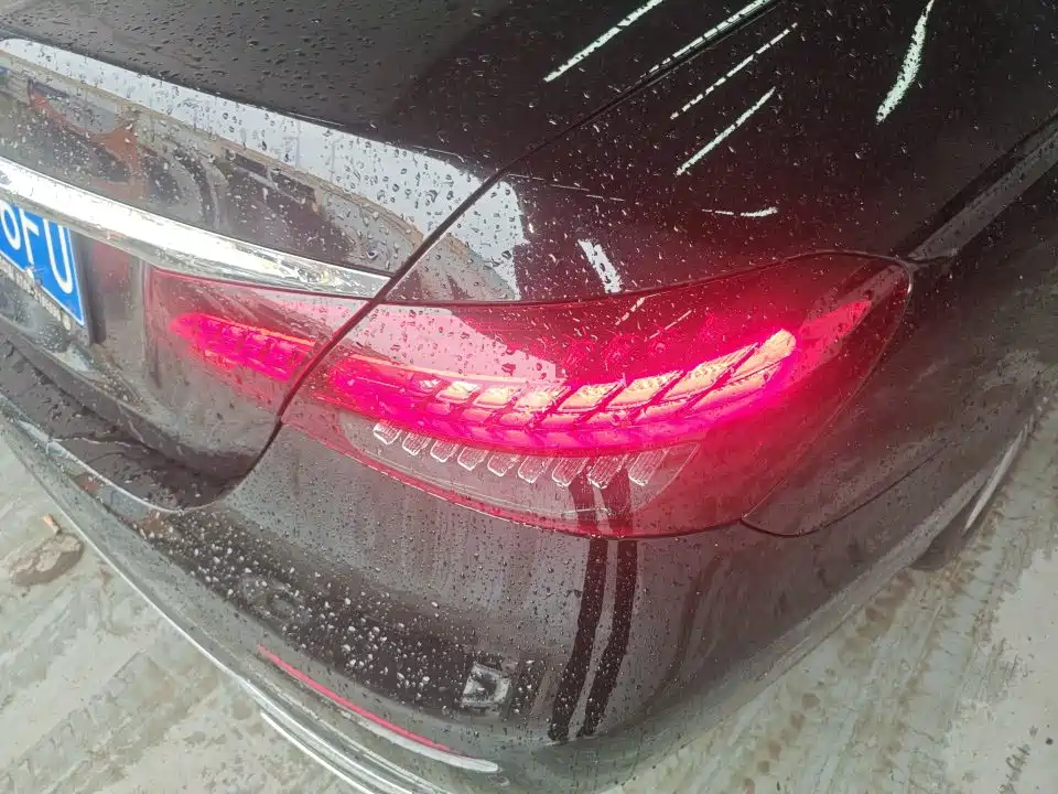 Mercedes-Benz E-Class — миниатюра 5