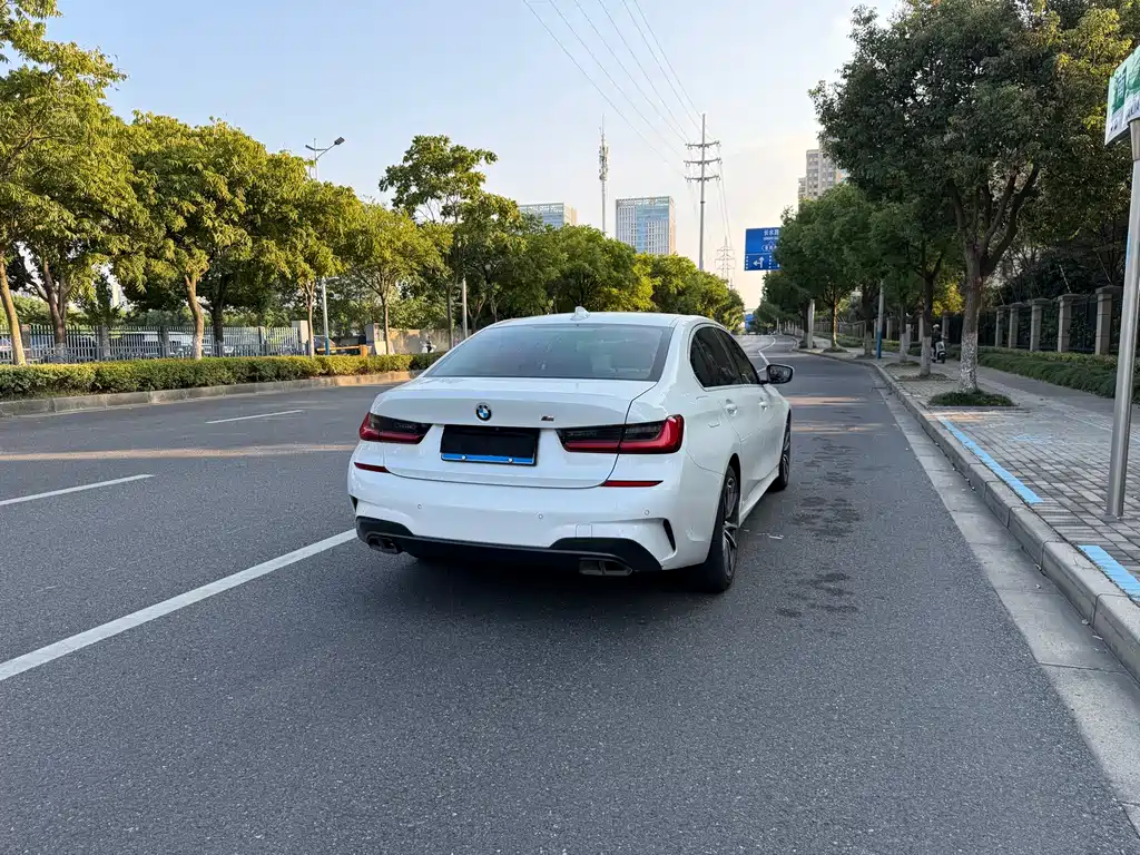 BMW 3 Series — миниатюра 3