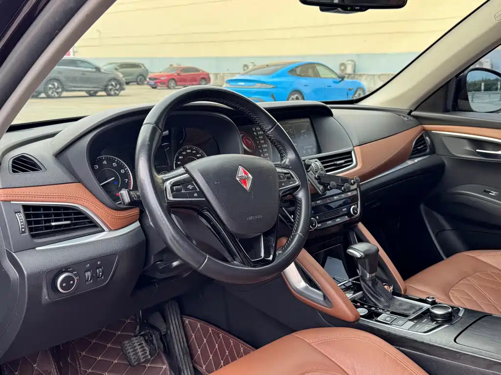 Borgward BX7 — миниатюра 7
