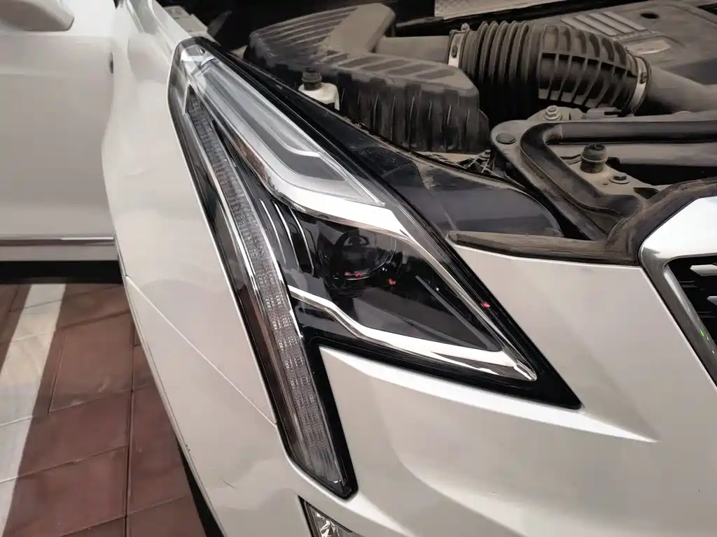 Cadillac XT5 — миниатюра 7