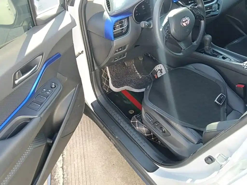 Toyota C-HR — миниатюра 16
