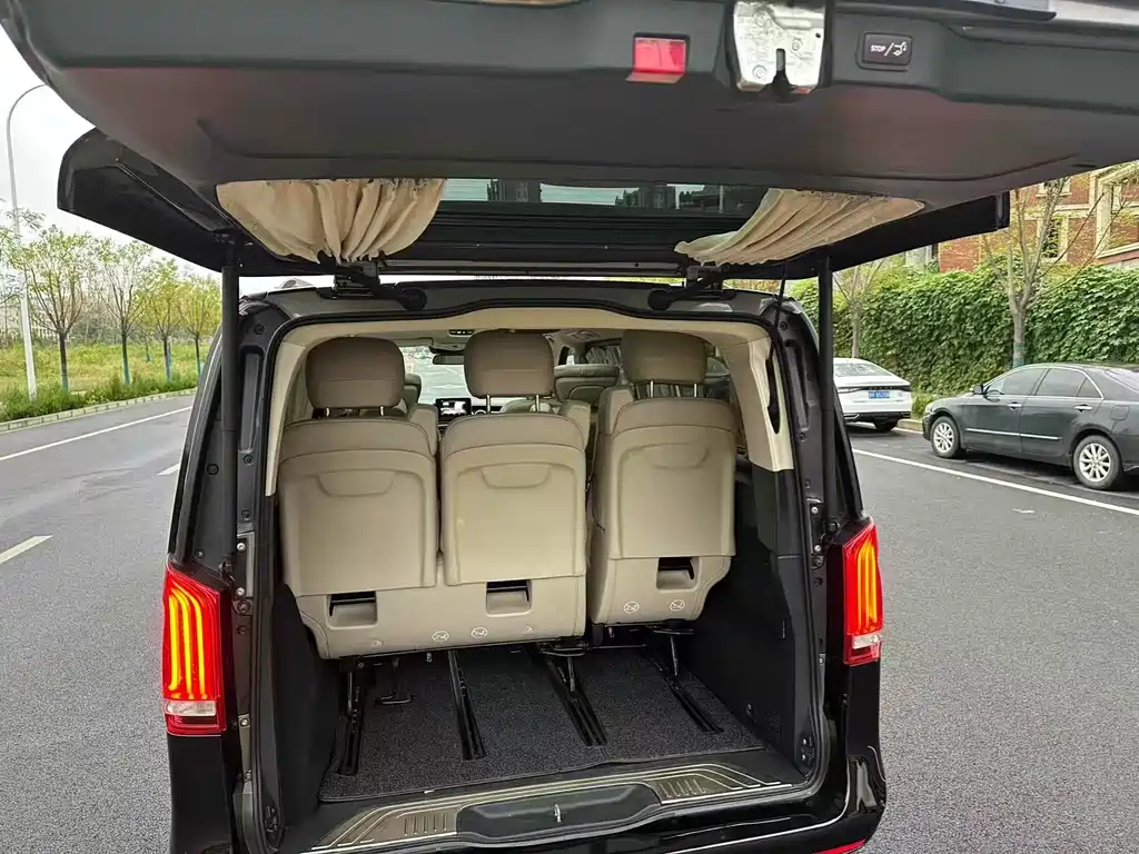 Mercedes-Benz V-Class V 2018 V 260 L Luxury Long Wheelbase V