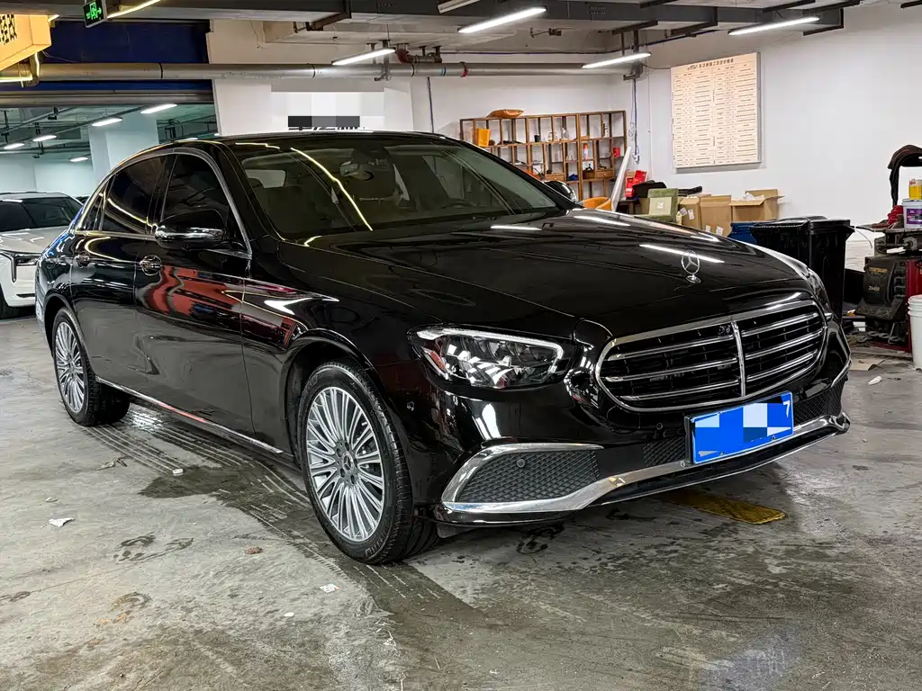 Mercedes-Benz E-Class — миниатюра 3
