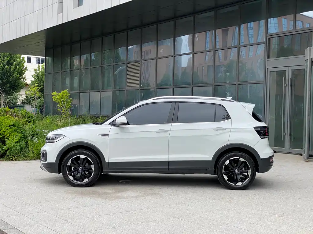 Volkswagen Tacqua 1.5L Auto Joy Connected Edition, фото 10