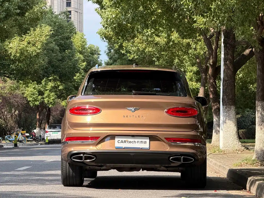 Bentley Bentayga — миниатюра 4