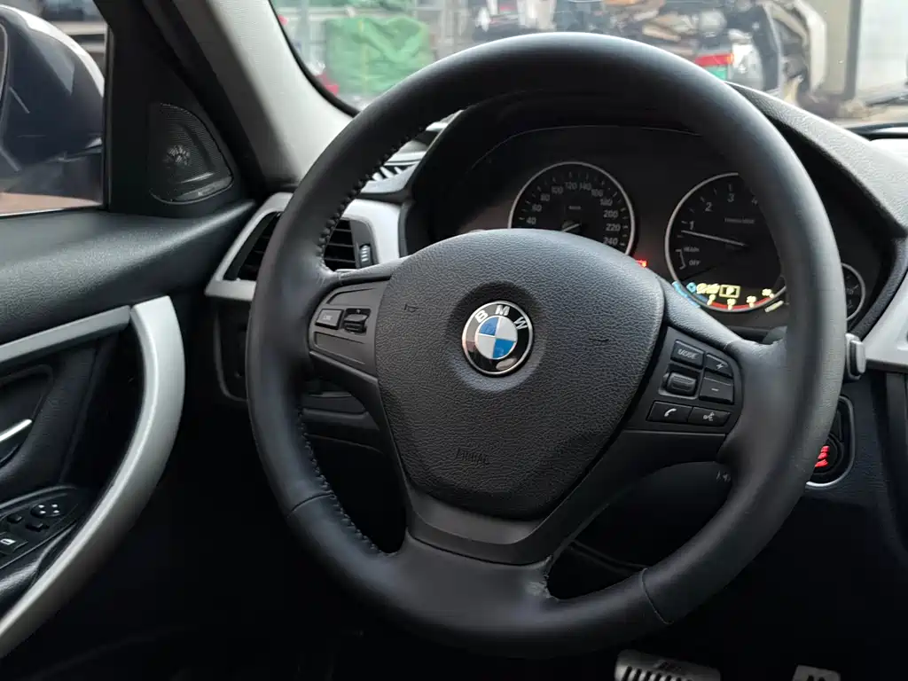 BMW 3 Series — миниатюра 10