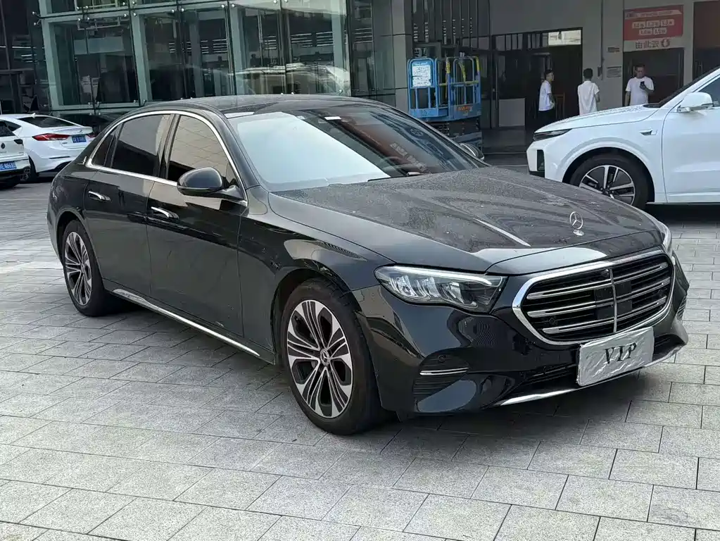 Mercedes-Benz E-Class — миниатюра 3