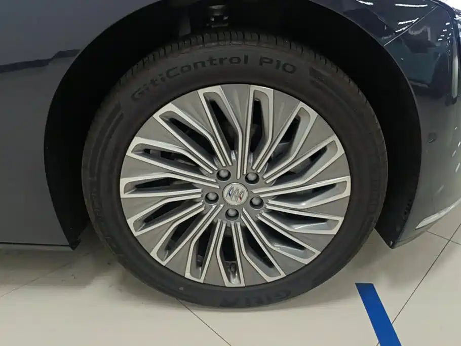 Buick Electra L7 — миниатюра 6