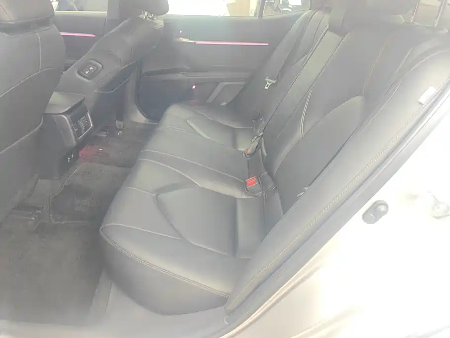 Toyota Camry — миниатюра 10