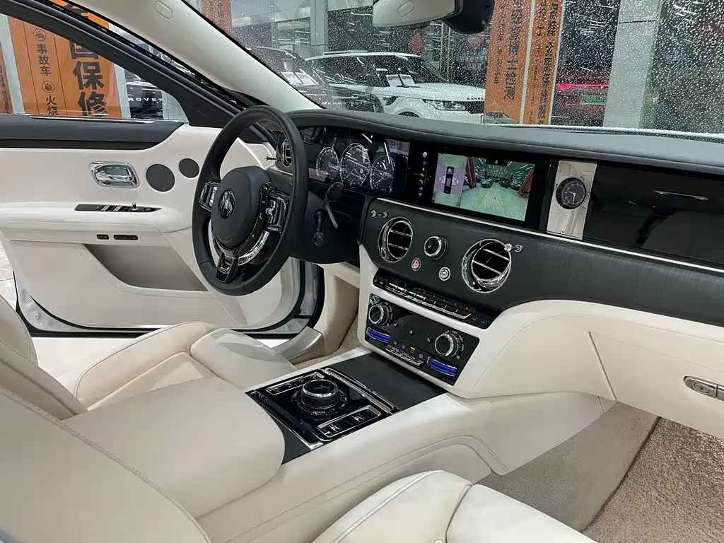 Rolls-Royce Ghost — миниатюра 11