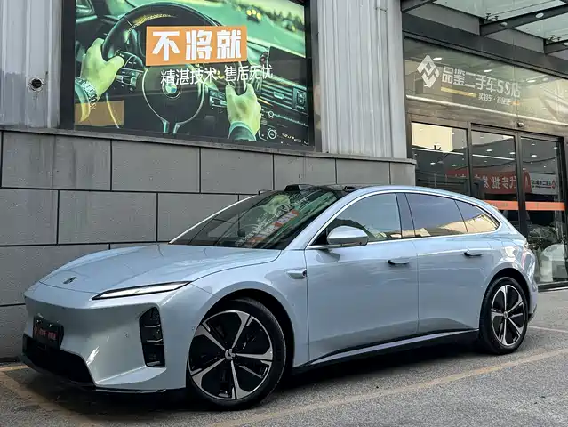 2025 Nio ET5