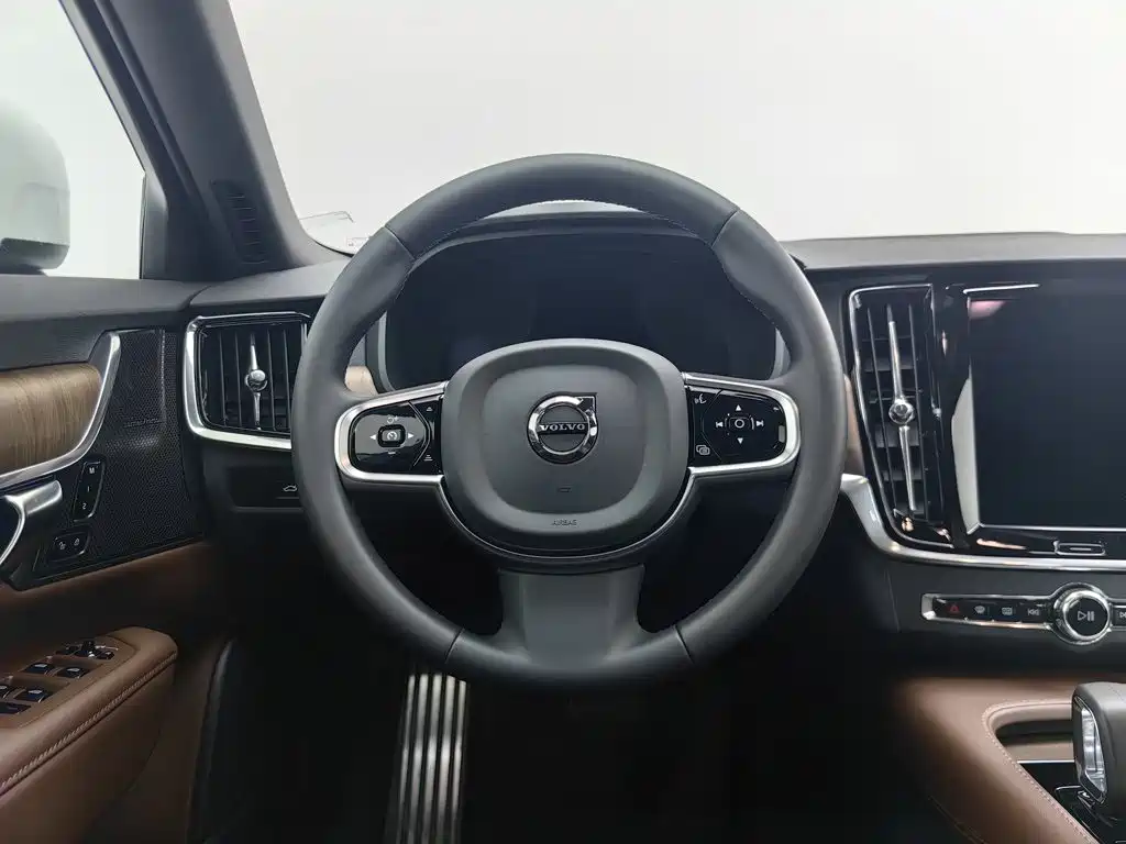 Volvo V90 — миниатюра 11