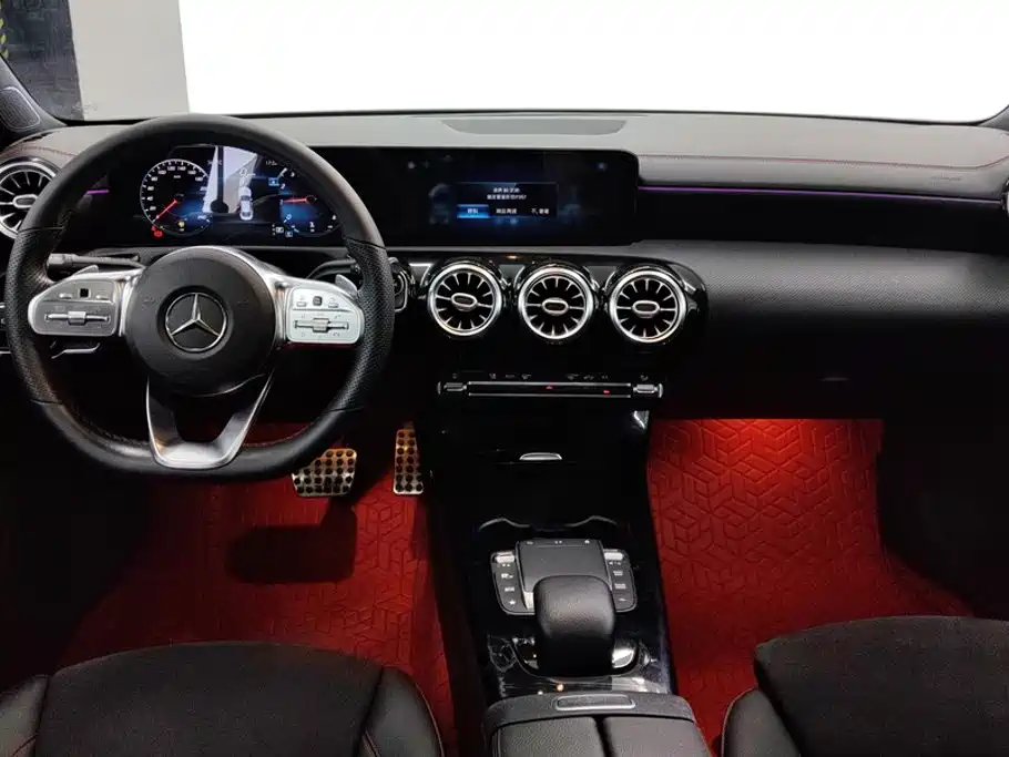Mercedes-Benz CLA (Import) — миниатюра 12