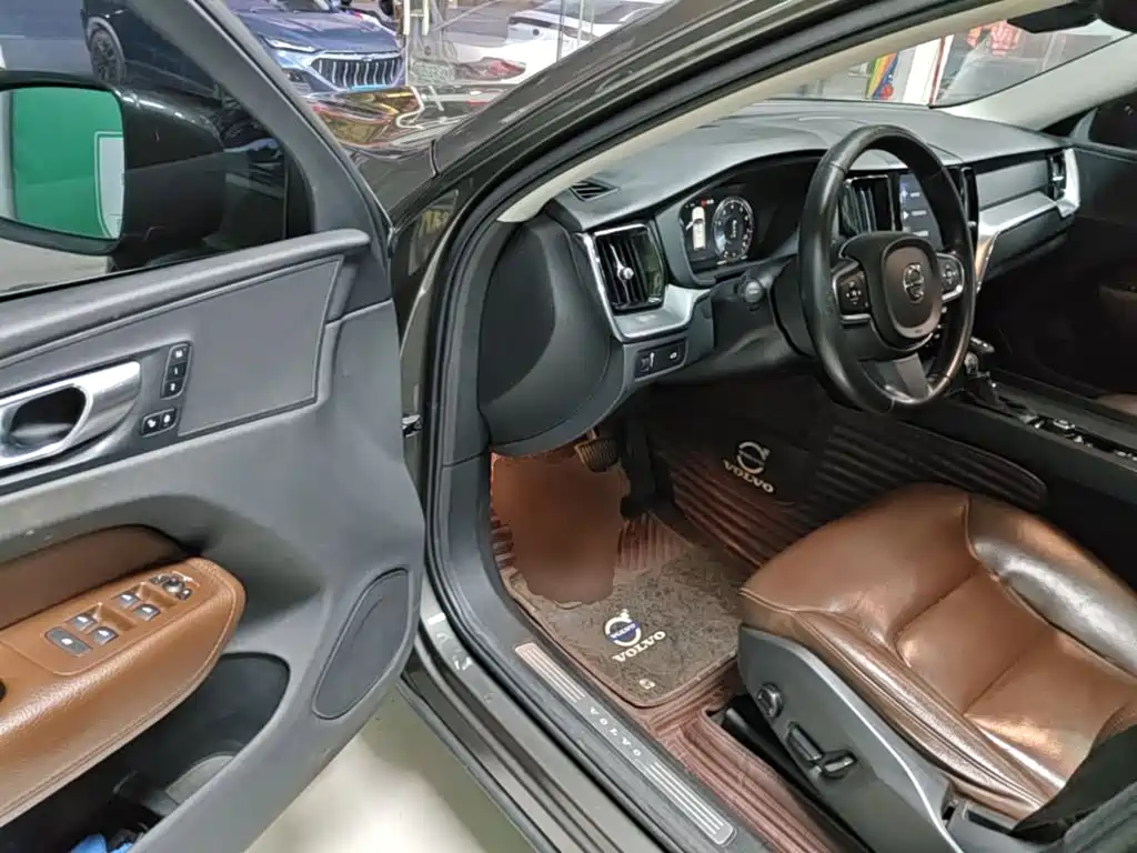 Volvo XC60 — миниатюра 16