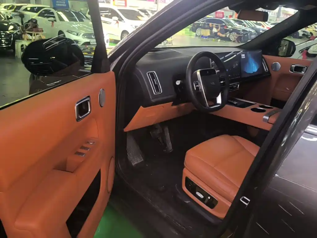 Li Auto Li L8 — миниатюра 16