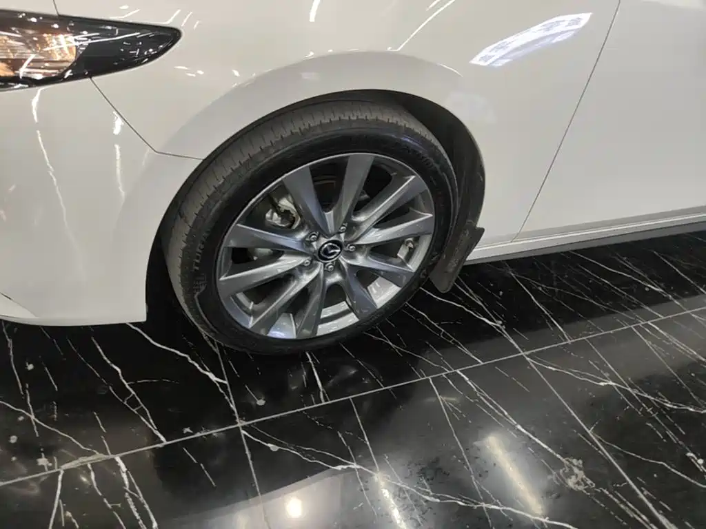 Mazda 3 Axela — миниатюра 23