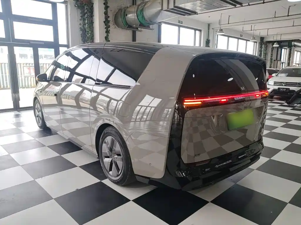 Li Auto Li MEGA — миниатюра 5