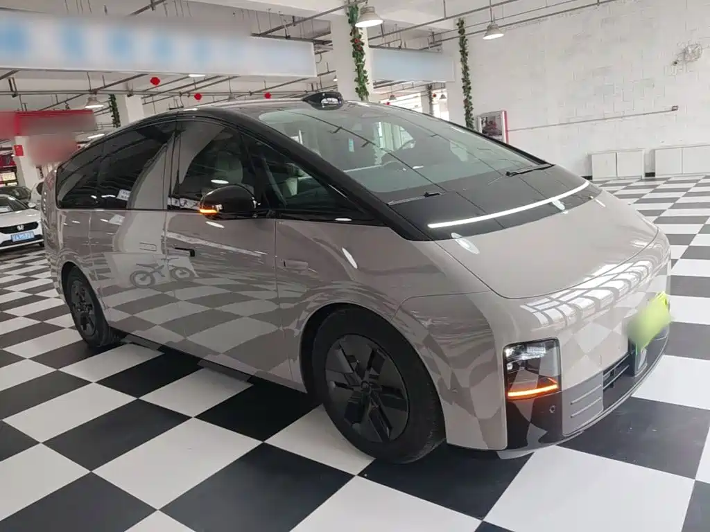 Li Auto Li MEGA — миниатюра 4