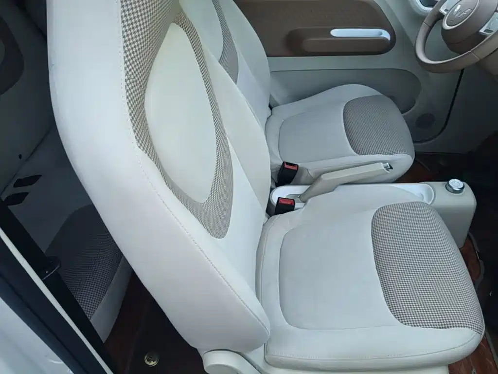 Wuling MINIEV — миниатюра 25