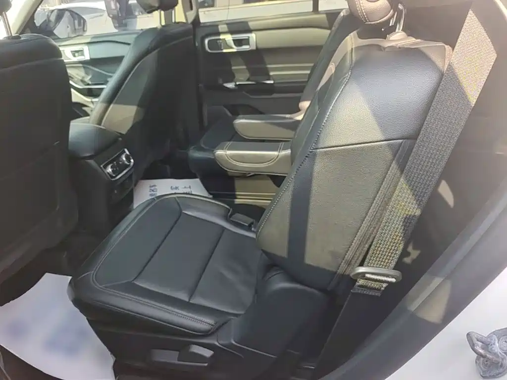 Ford Explorer — миниатюра 17