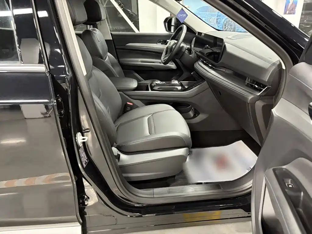 Ford Equator Sport — миниатюра 12