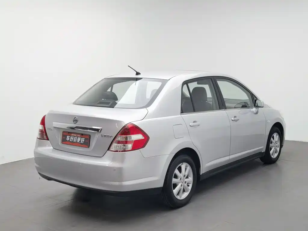 Nissan Tiida — миниатюра 2