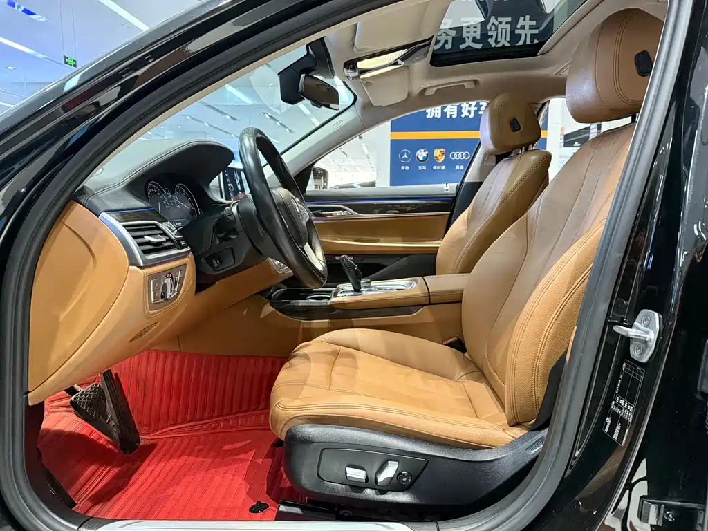 BMW 7 Series — миниатюра 9