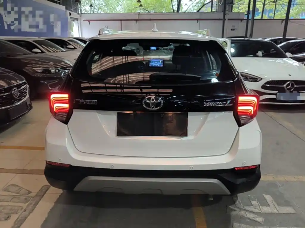 Toyota Yaris L — миниатюра 6
