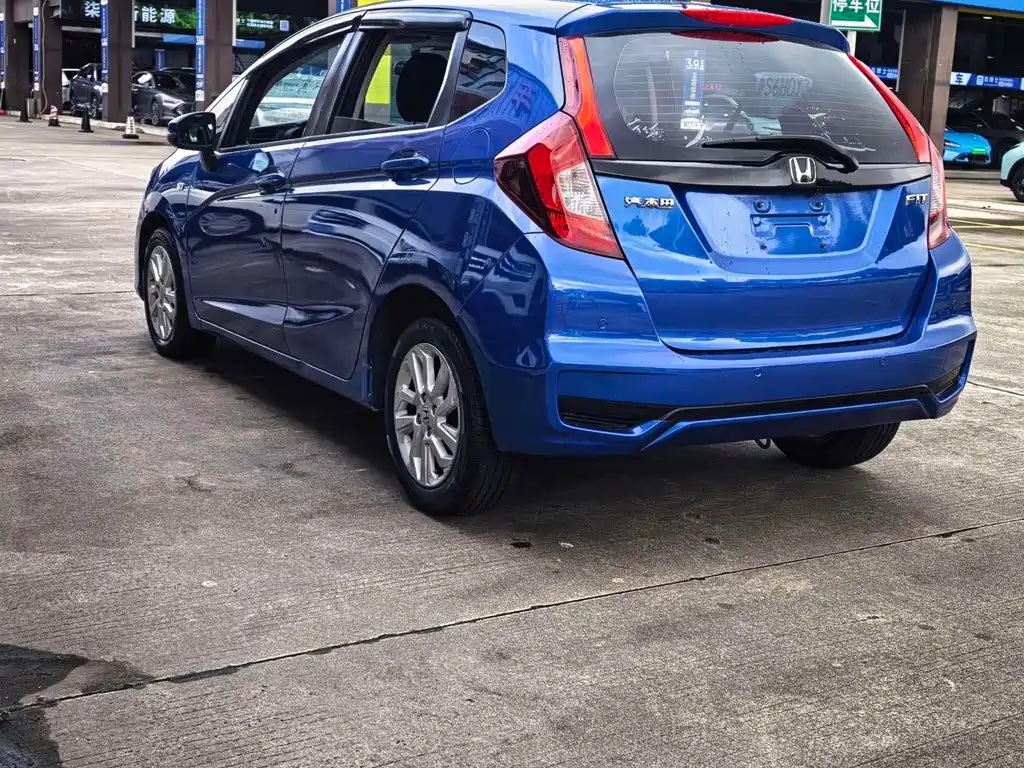 Honda Fit — миниатюра 17