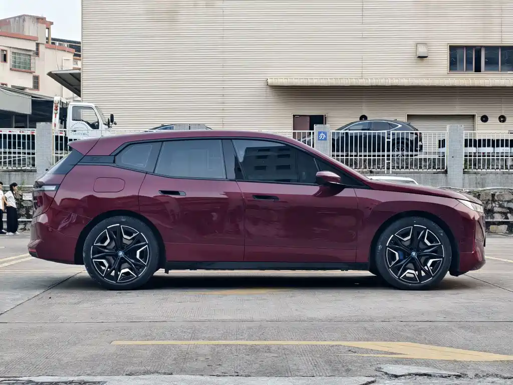 BMW iX — миниатюра 4