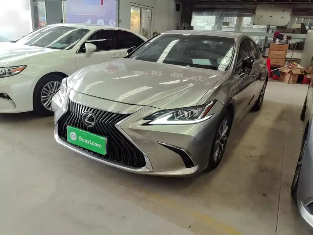 Lexus ES — миниатюра 2