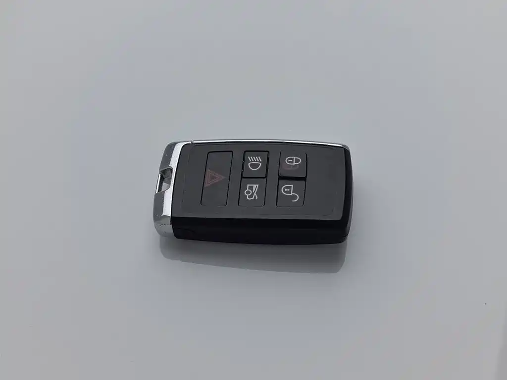 Jaguar XEL — миниатюра 19