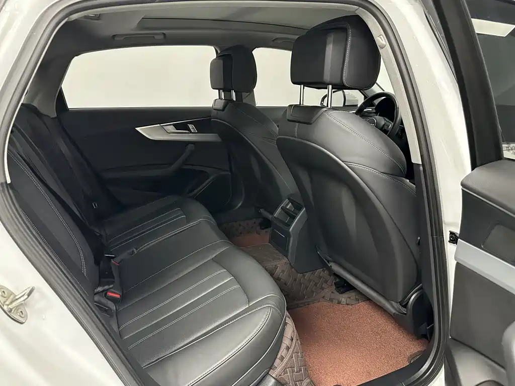 Audi A4L — миниатюра 14