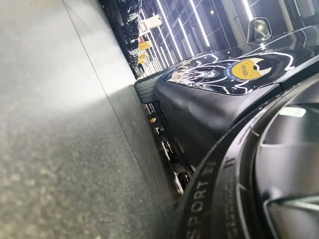 Tesla Model Y — миниатюра 22