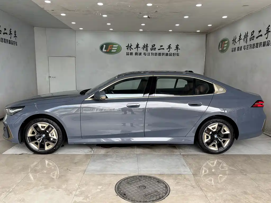 BMW 5 Series 5 2024 530Li Lead Luxury