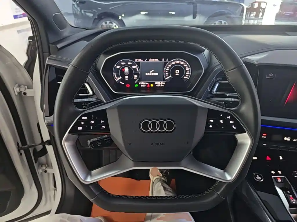Audi Q4 e-tron — миниатюра 11