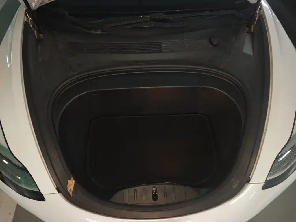 Tesla Model 3 — миниатюра 11
