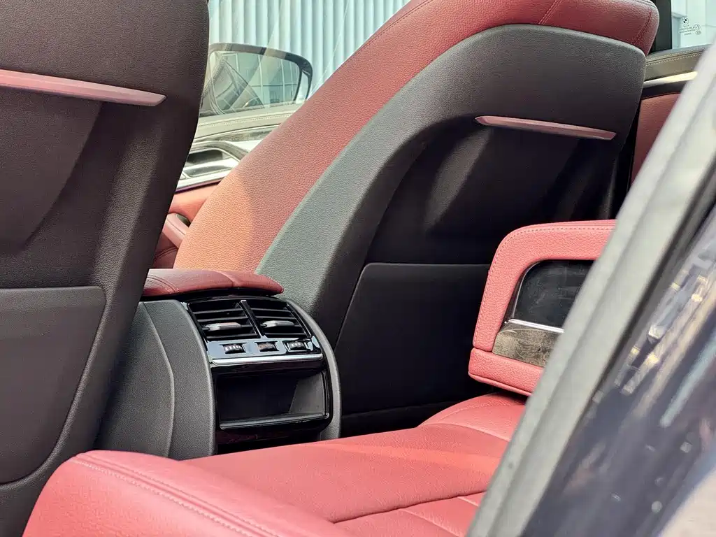 BMW 5 Series — миниатюра 14
