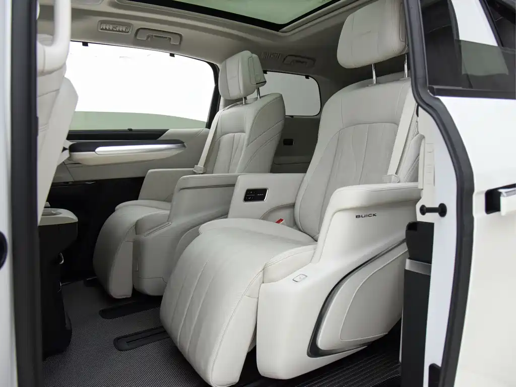 Buick GL8 2024 Premium 7 мест