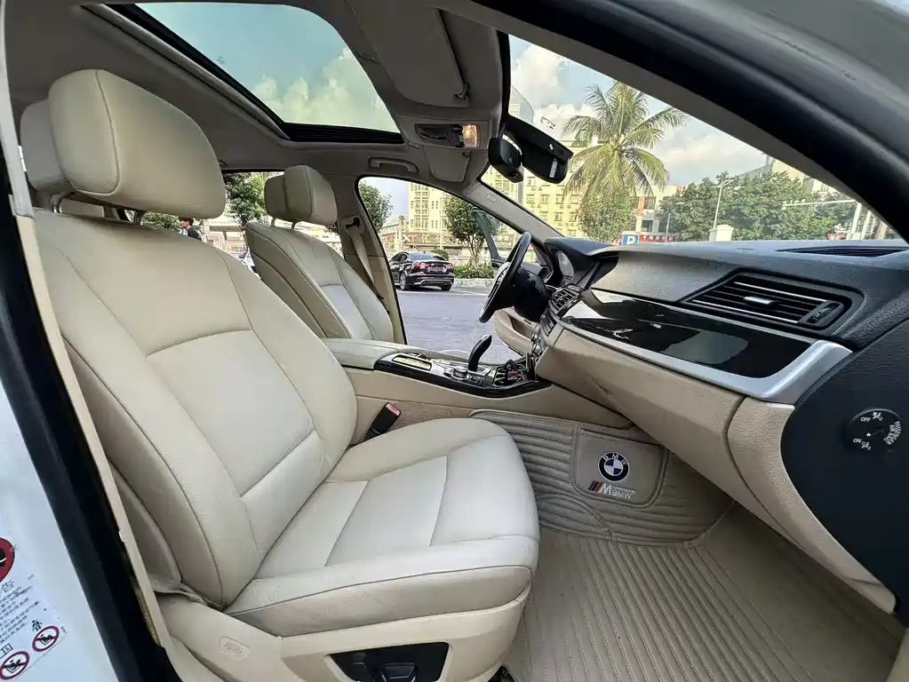 BMW 5 Series — миниатюра 10