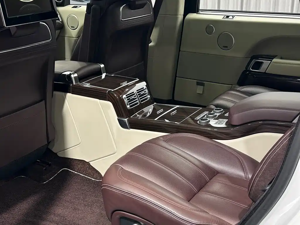 Land Rover Range Rover — миниатюра 21