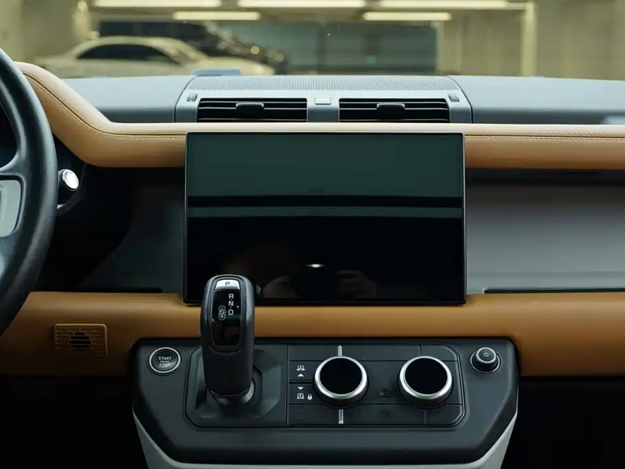 Land Rover Defender — миниатюра 17