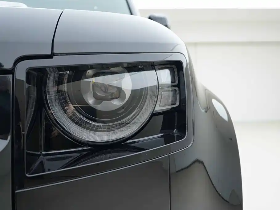 Land Rover Defender — миниатюра 13
